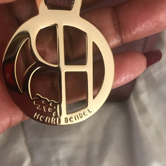 🚨HENRI BENDEL SHOULDER BAG🚨 - Picture 3 of 8